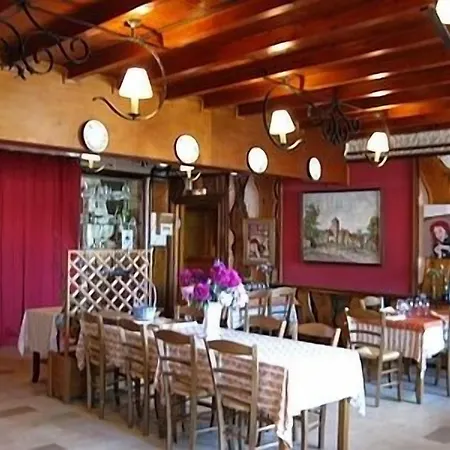 Hotel La Clairiere 2*